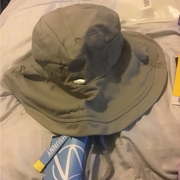 Oh Sunny gray fisherman bucket hat with arm covers & bag carrier NWT - Picture 3 of 9